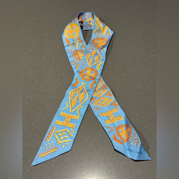 AUTHENTIC HERMES TWILLY SCARF - Picture 2 of 3